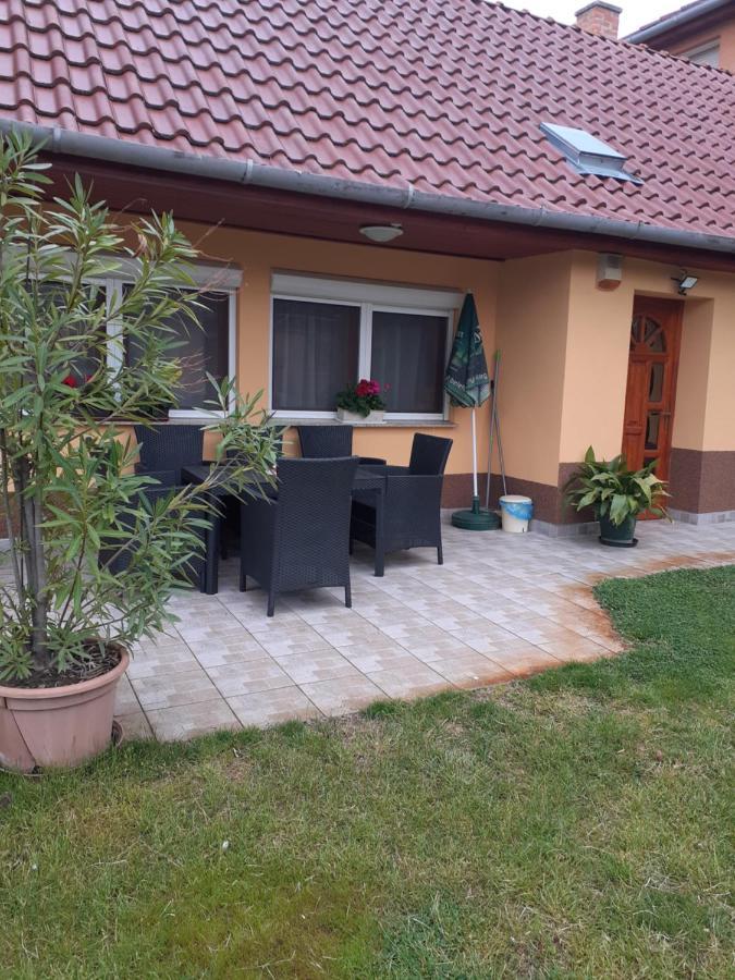 Szahara Vendégház Kerekegyháza Exterior foto