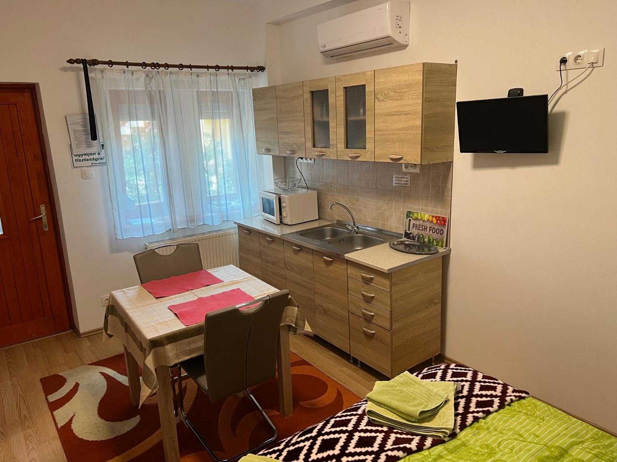 Szahara Vendégház Kerekegyháza Exterior foto
