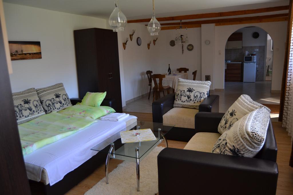 Szahara Vendégház Kerekegyháza Exterior foto